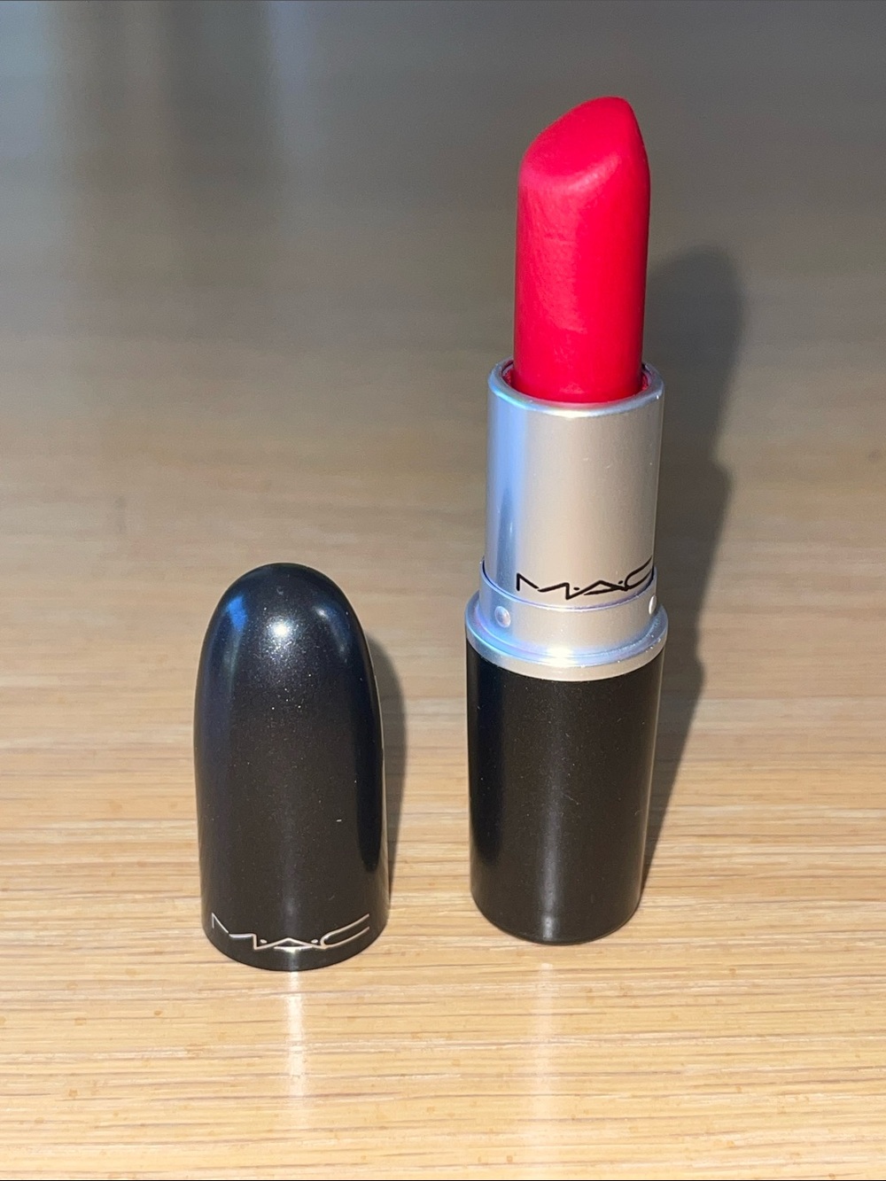 MAC Cosmetics Lipstick “RUBY WOO” retro matte